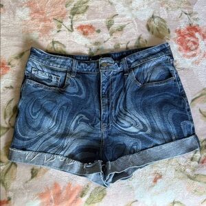 Hollister size 15 ultra high rise mom Short 3”